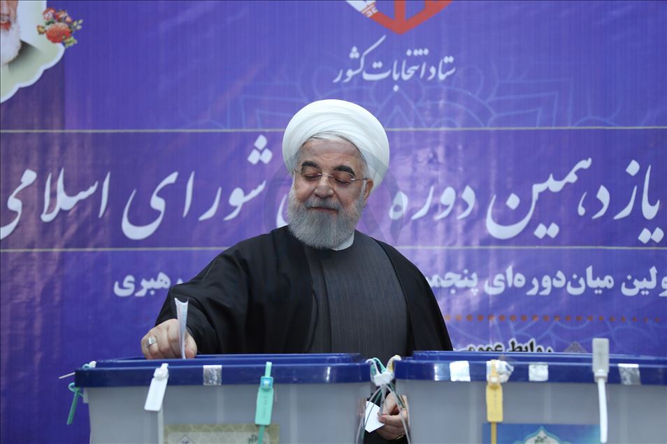 رئیس جمهور ایران رای خود را به صندوق انداخت