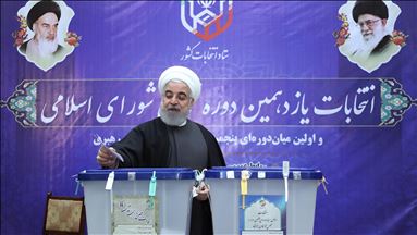 رئیس جمهور ایران رای خود را به صندوق انداخت