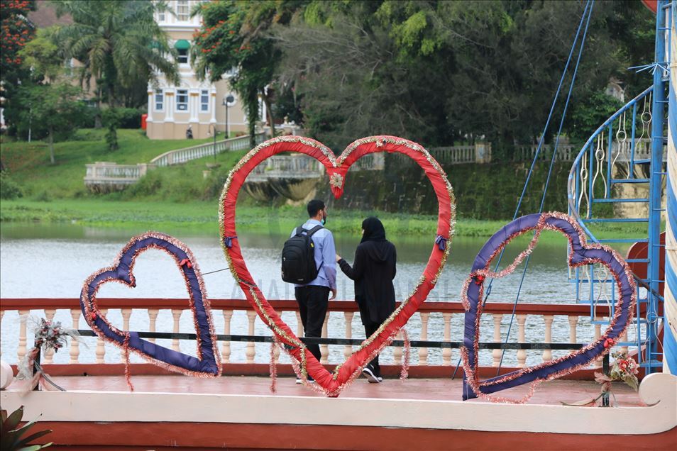 Endonezya'nın Venedik'i andıran minyatür parkı "Küçük Venedik"e yoğun ilgi