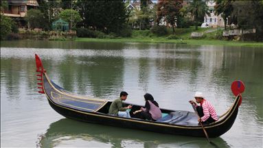 Endonezya'nın Venedik'i andıran minyatür parkı "Küçük Venedik"e yoğun ilgi