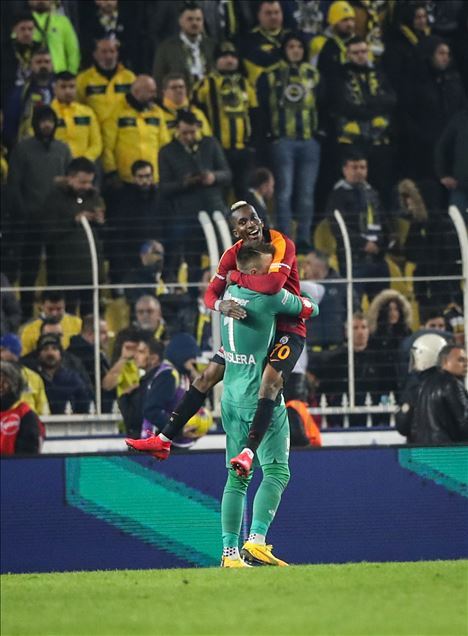 Fenerbahce vs Galatasaray : Turkish Super Lig