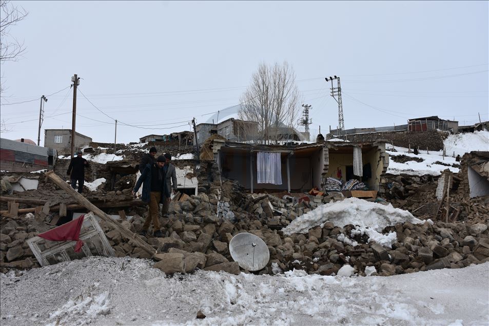 Türkiye-İran sınırındaki deprem
