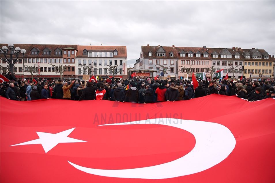Protest against the racist attack in Hanau
