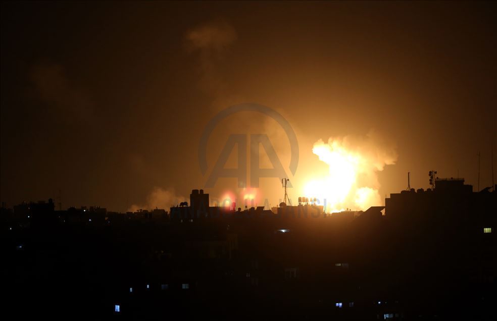 Airstrikes hit Gaza Strip