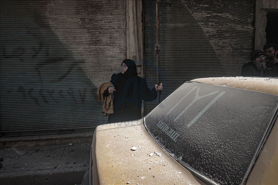 مقتل 4 مدنيين في قصف للنظام السوري بالقنابل العنقودية على إدلب