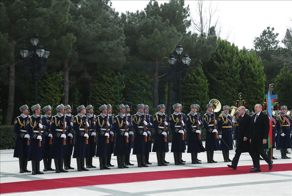В Баку состоялась церемония встречи президента Турции
