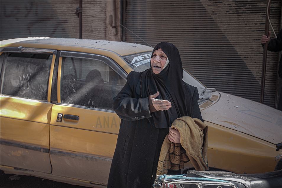 مقتل 4 مدنيين في قصف للنظام السوري بالقنابل العنقودية على إدلب
