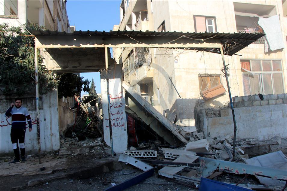 Esed rejimi, İdlib kent merkezine saldırdı

