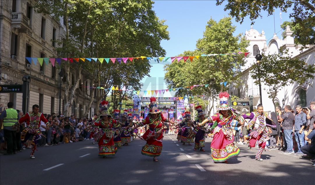 Buenos Aires'i şubat ayında karnavallar süsledi