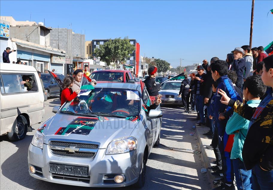 Libyalılar, Tacura kentinde devrimin 9. yıl dönümünü kutladı
