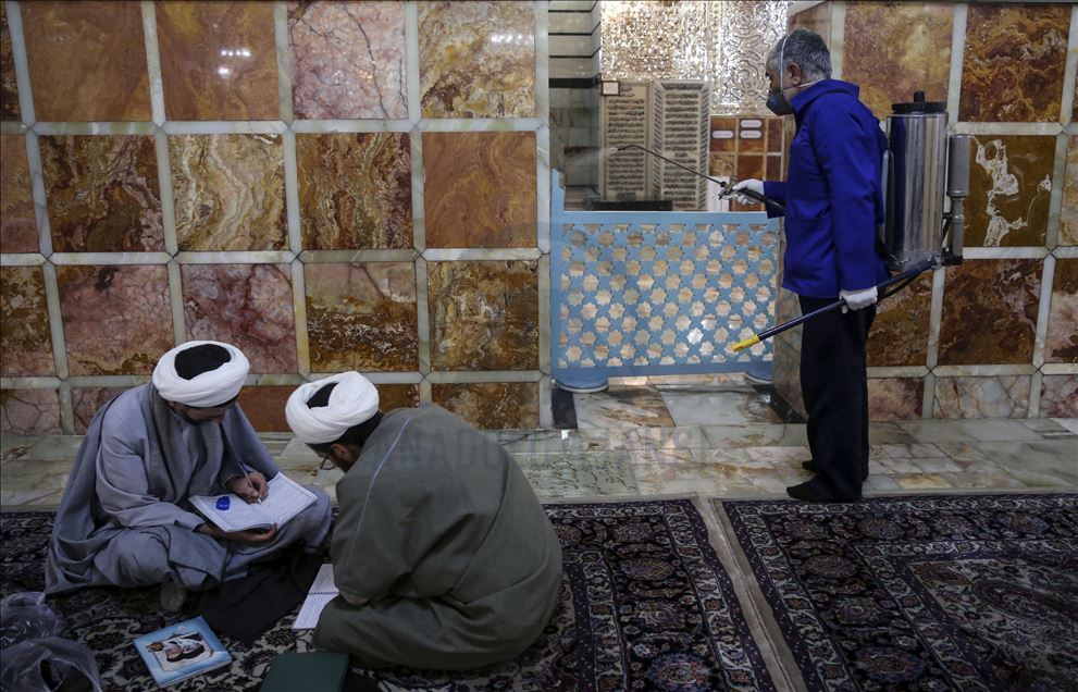 İran'ın Kum kentinde koronavirüs tedbirleri