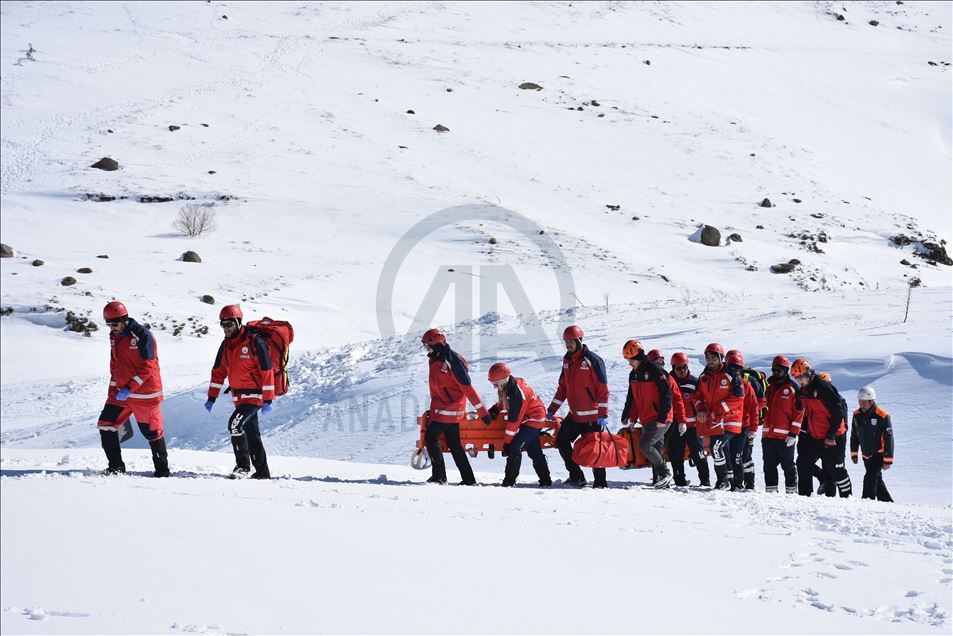 Erciyes Kayak Merkezi'nde çığ tatbikatı yapıldı