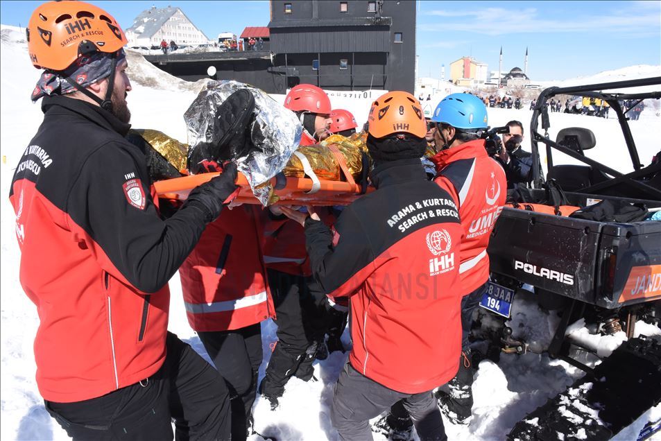 Erciyes Kayak Merkezi'nde çığ tatbikatı yapıldı