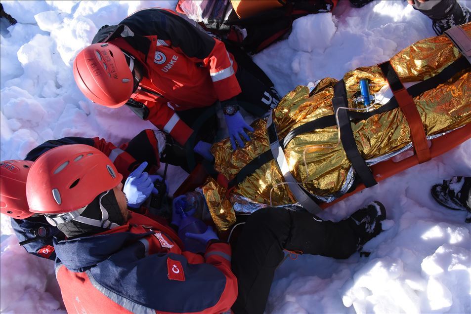 Erciyes Kayak Merkezi'nde çığ tatbikatı yapıldı