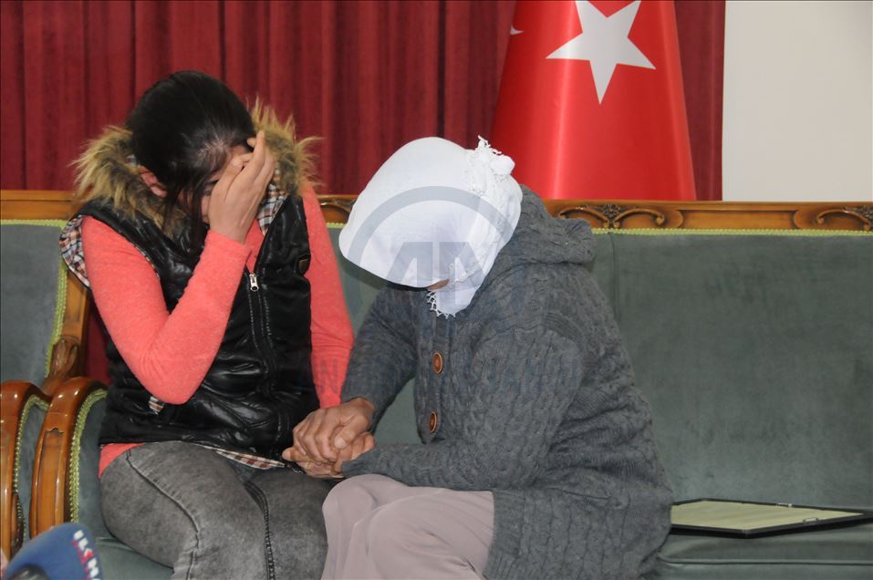 Güvenlik güçlerinin ikna çalışması sonucu 2 aile daha evladına kavuştu
