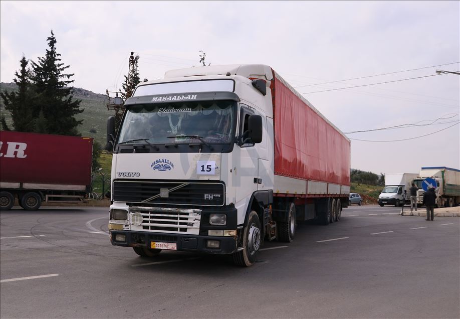 BM'den İdlib'e 26 tır insani yardım