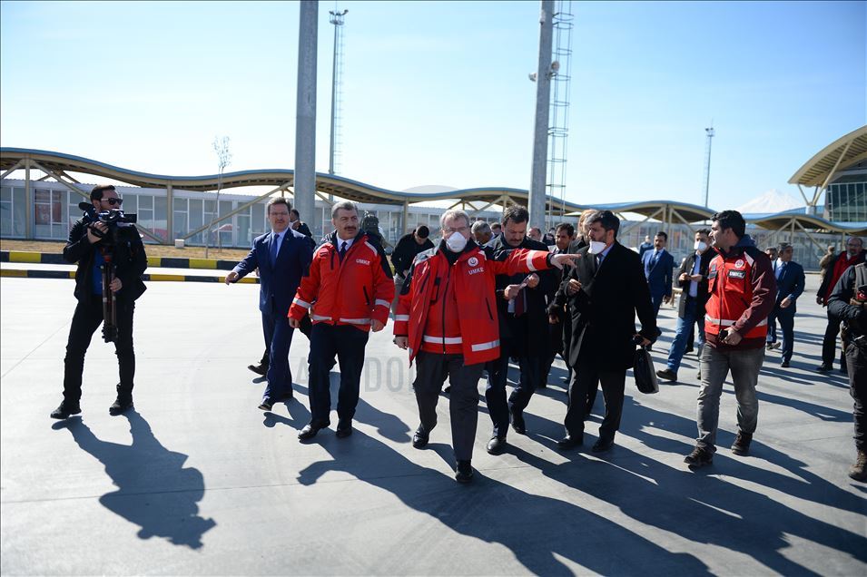 Sağlık Bakanı Fahrettin Koca, Dilucu Sınır Kapısı'nı ziyaret etti