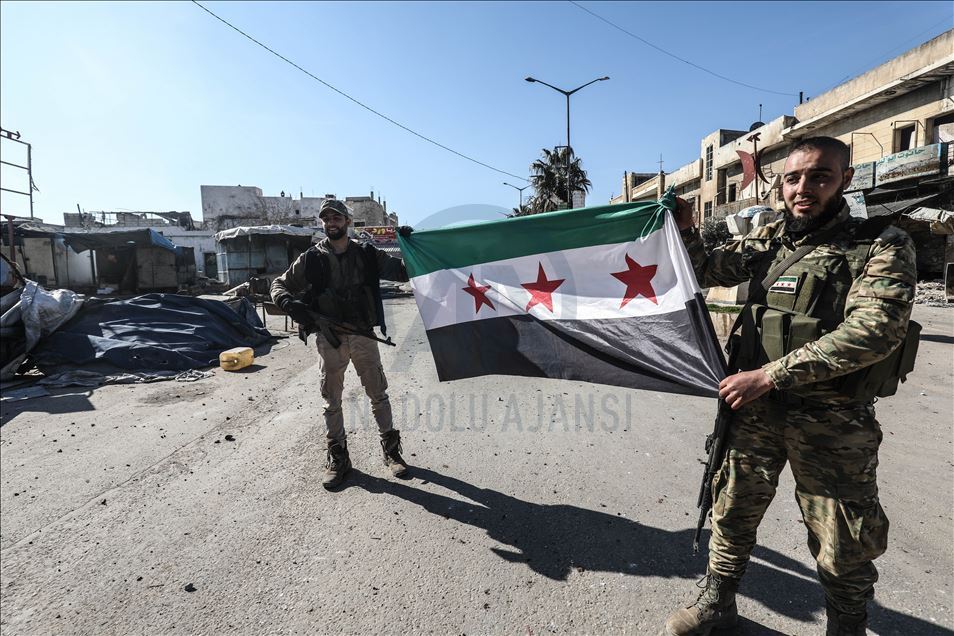 Ilımlı muhalifler, İdlib'in stratejik önemdeki Serakib ilçesini geri aldı