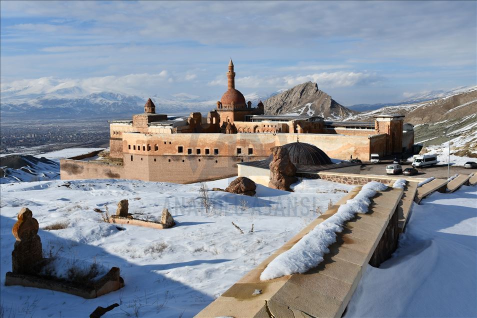 کاخ اسحاق پاشا در ترکیه سفیدپوش شد