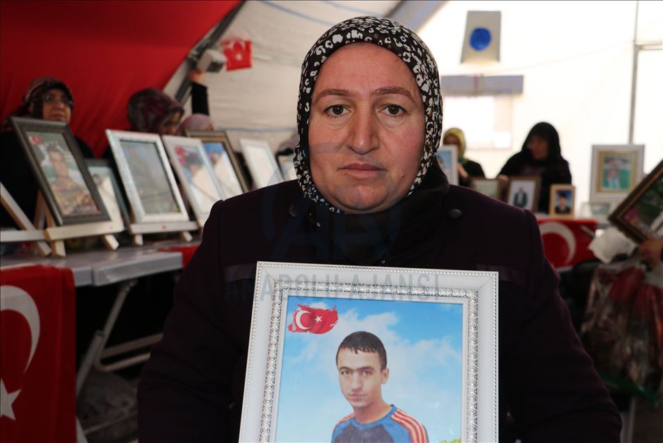 
İki ailenin daha evladına kavuşması Diyarbakır annelerini umutlandırdı