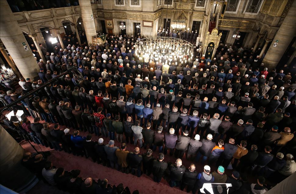 İstanbul'da  Regaip Kandili dualarla idrak edildi