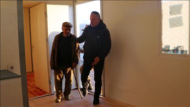 Elazığ'da kırsaldaki depremzedelere konteyner ulaştırılıyor