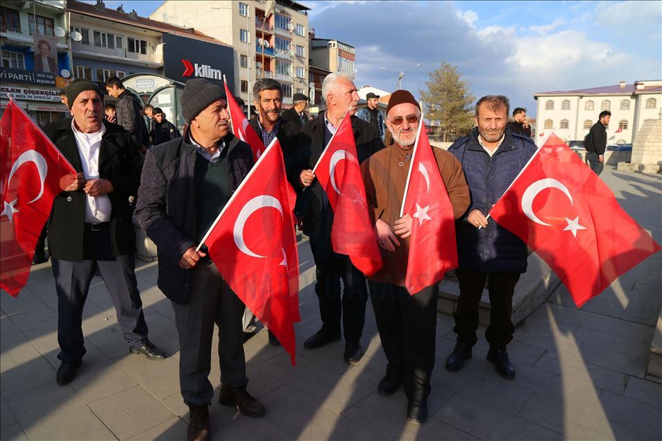 Türkiye Mehmetçik için tek yürek oldu