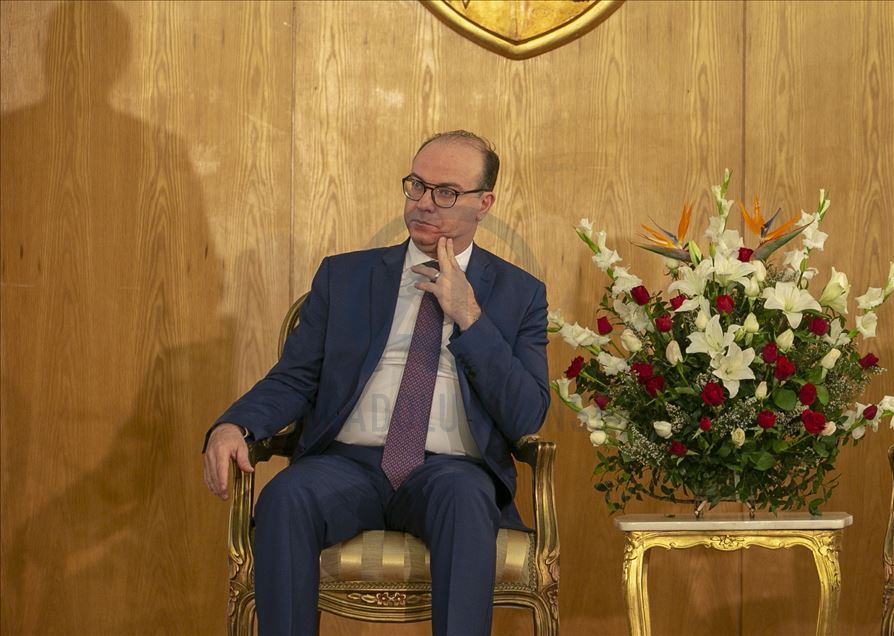 تونس.. انتقال سلس للسلطة من الشاهد للفخفاخ