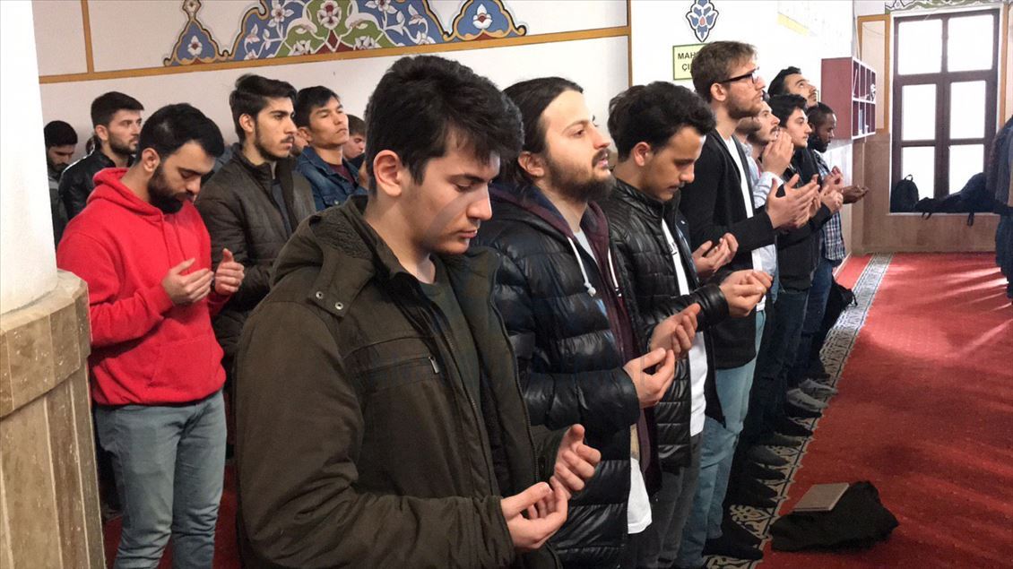 Türkiye Mehmetçik için tek yürek oldu