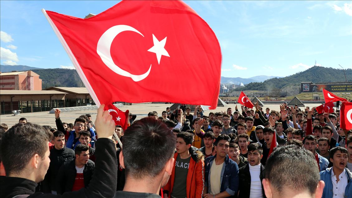 Türkiye Mehmetçik için tek yürek oldu