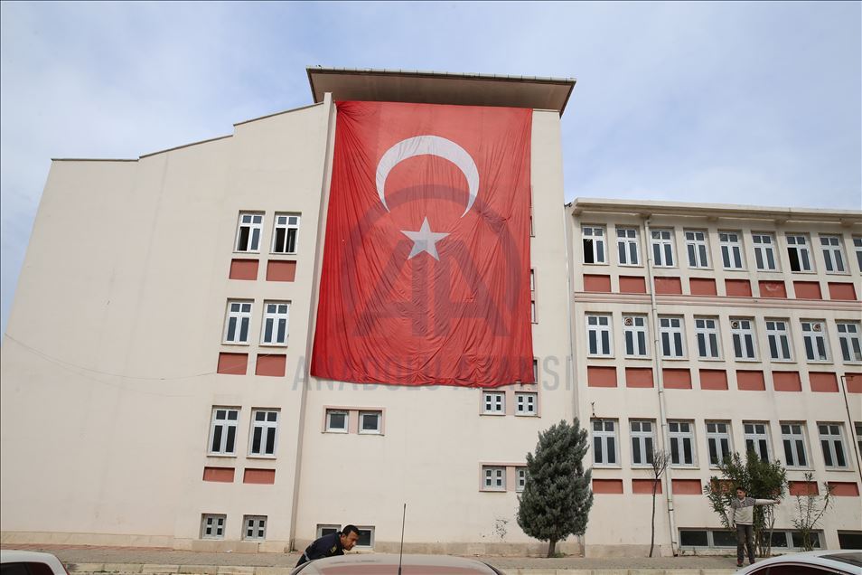 Türkiye Mehmetçik için tek yürek oldu