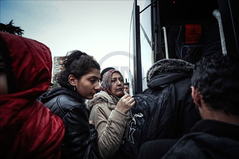 Düzensiz göçmenlerin Avrupa'ya geçmek amacıyla Edirne'ye gidişi sürüyor