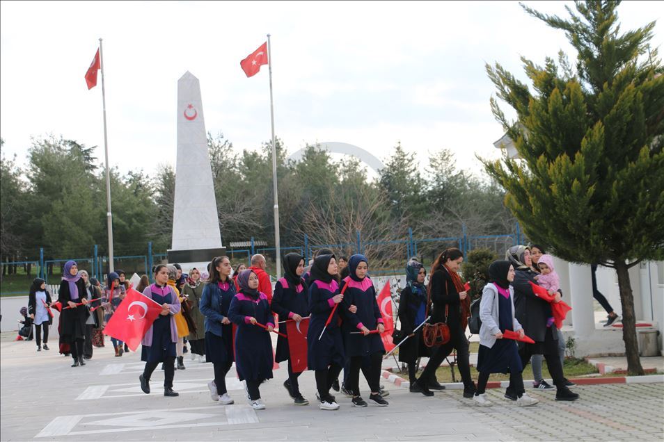 Türkiye Mehmetçik için tek yürek oldu