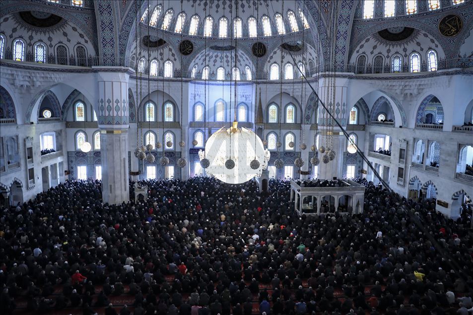Türkiye Mehmetçik için tek yürek oldu