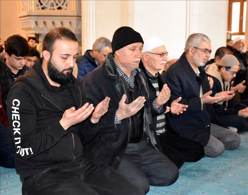 Türkiye Mehmetçik için tek yürek oldu