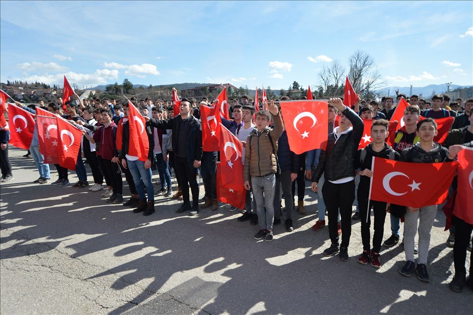 Türkiye Mehmetçik için tek yürek oldu