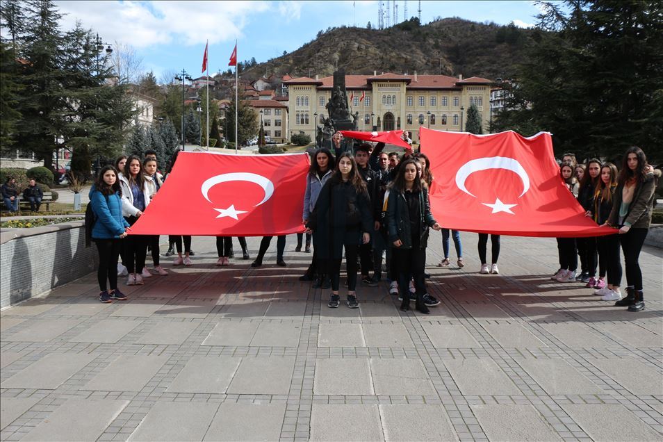 Türkiye Mehmetçik için tek yürek oldu