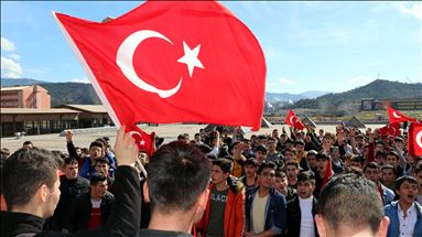 Türkiye Mehmetçik için tek yürek oldu