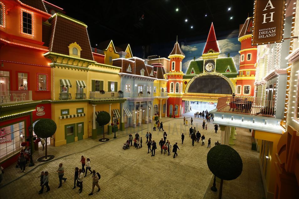 El parque de atracciones Dream Island abre sus puertas en Moscú