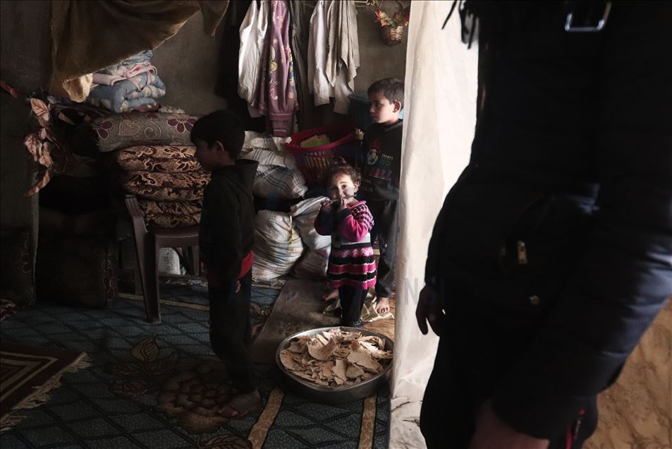 Syrian civilians struggle to live in Jisr al-Shughur