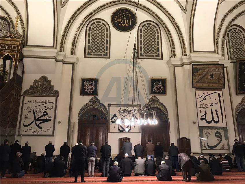 Bursa’daki camilerde, Mehmetçik için “zafer” duası yapıldı
