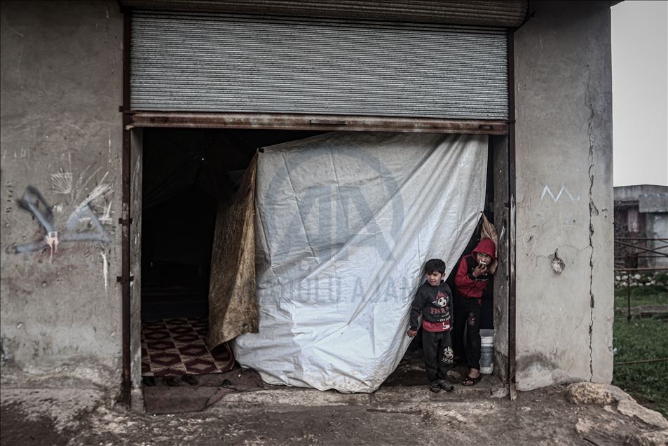 Syrian civilians struggle to live in Jisr al-Shughur