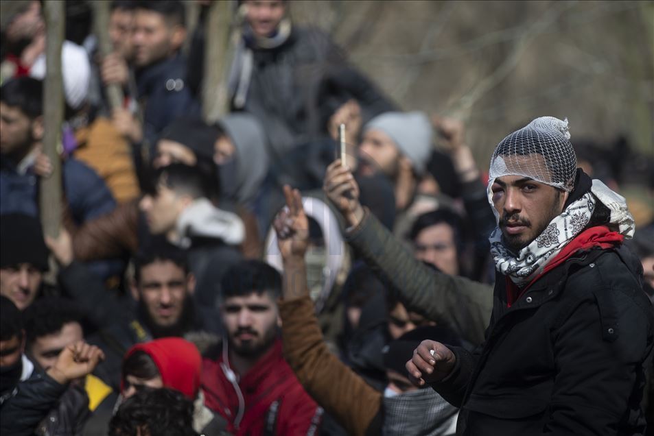 المهاجرون يواصلون الزحف نحو أوروبا وأثينا تستخدم القوة
