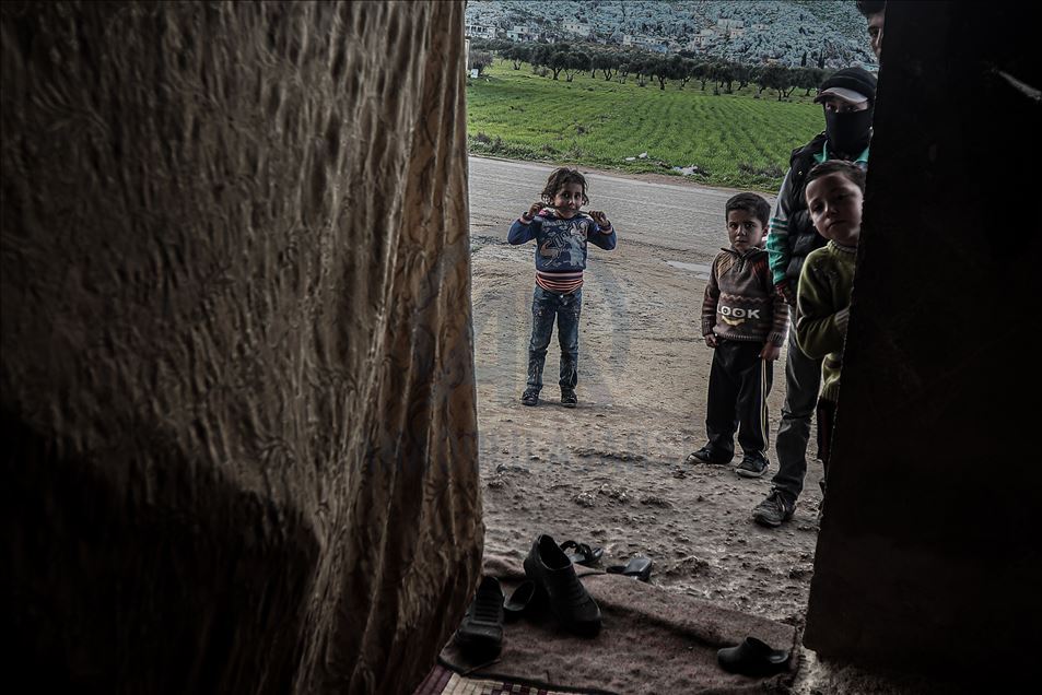 Syrian civilians struggle to live in Jisr al-Shughur