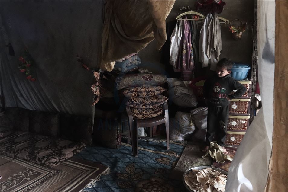 Syrian civilians struggle to live in Jisr al-Shughur
