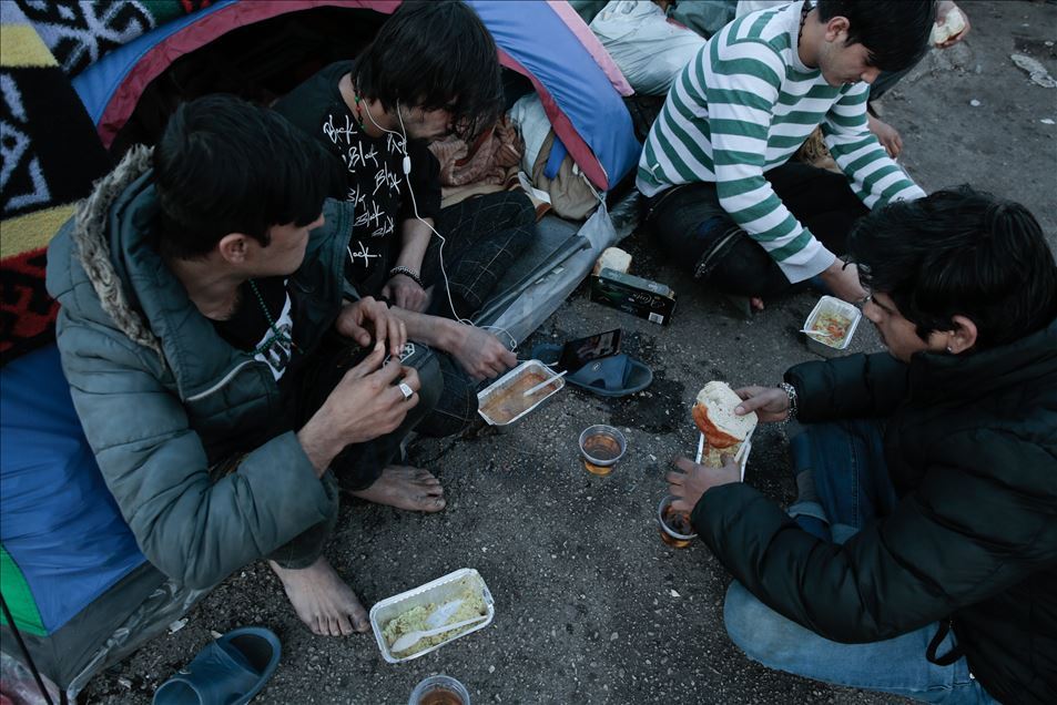 Migranti u Tuzli: Potrebe za obrocima koje dijeli "Merhamet" iz dana u dan sve veće  
