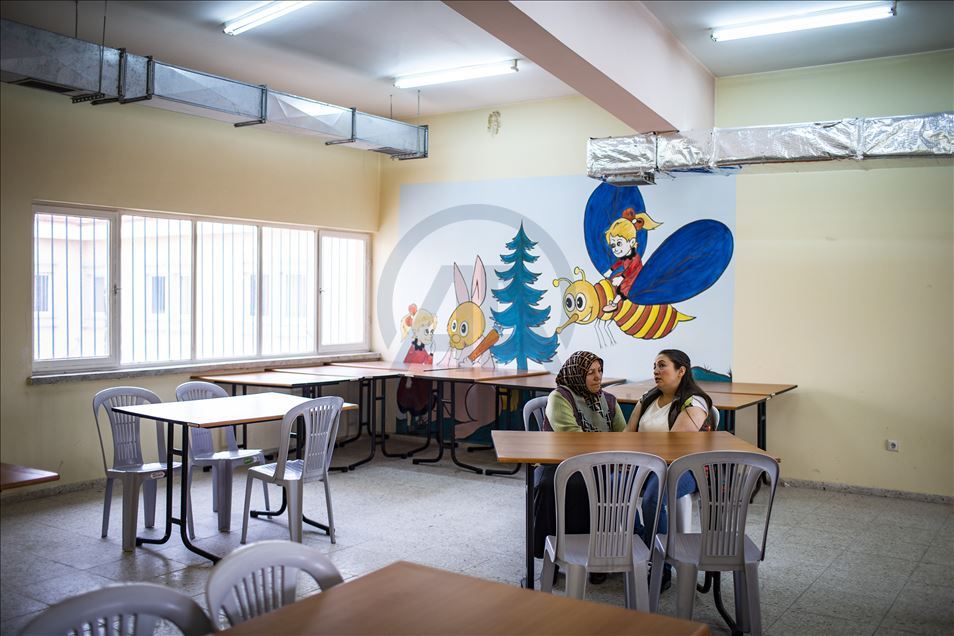 Kadın hükümlü ve tutuklular aileleriyle açık görüşte bir araya geldi