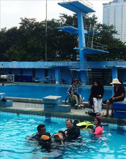 20 penyandang disabilitas mencoba scuba diving