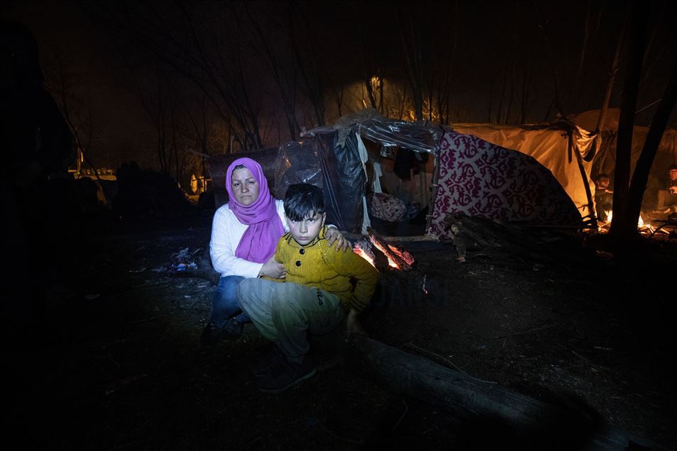 لاجئات على أعتاب اليونان يستغثن بنساء أوروبا
