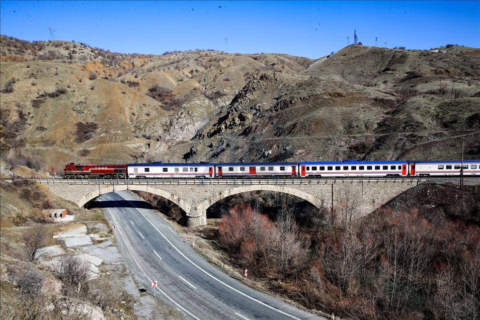 Güney Kurtalan Ekspresi ile 23 saatlik masalsı yolculuk